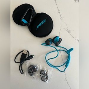 Bose SoundSport Wireless Headphones blue